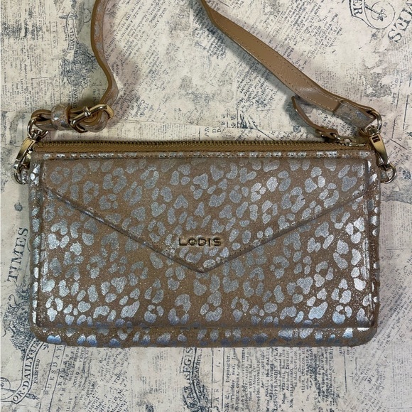 LODIS Metallic Leopard Print Leather Crossbody Wallet Bag - Picture 2 of 14